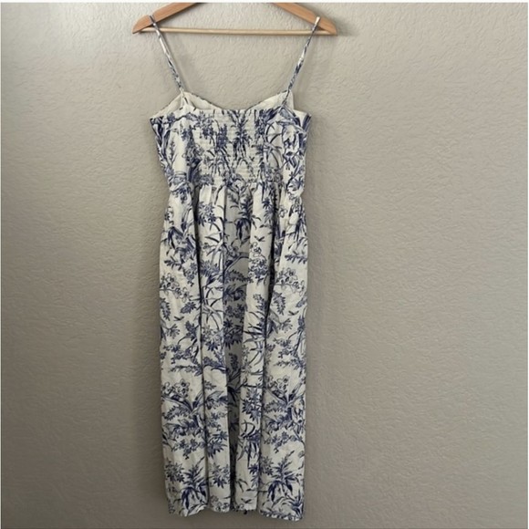 H&M White & Blue Floral Linen Blend Dress. Smocked back. Midi length. Med  EUC - Picture 6 of 9